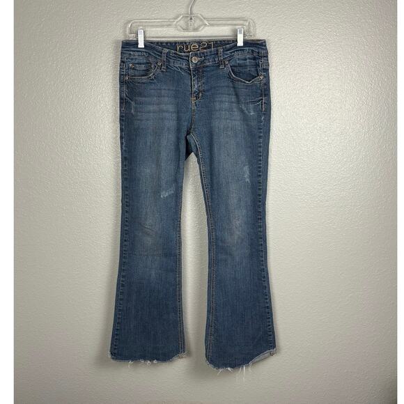 RUE 21 Cotton Spandex Blend Size 11/12 Medium Wash Blue Curvy Bootcut Jeans - Picture 1 of 7